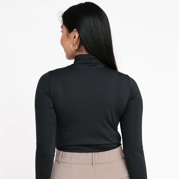 Smash & Tess CASEY MOCK NECK LONG SLEEVE TEE IN MIDNIGHT BLACK - Picture 2 of 2